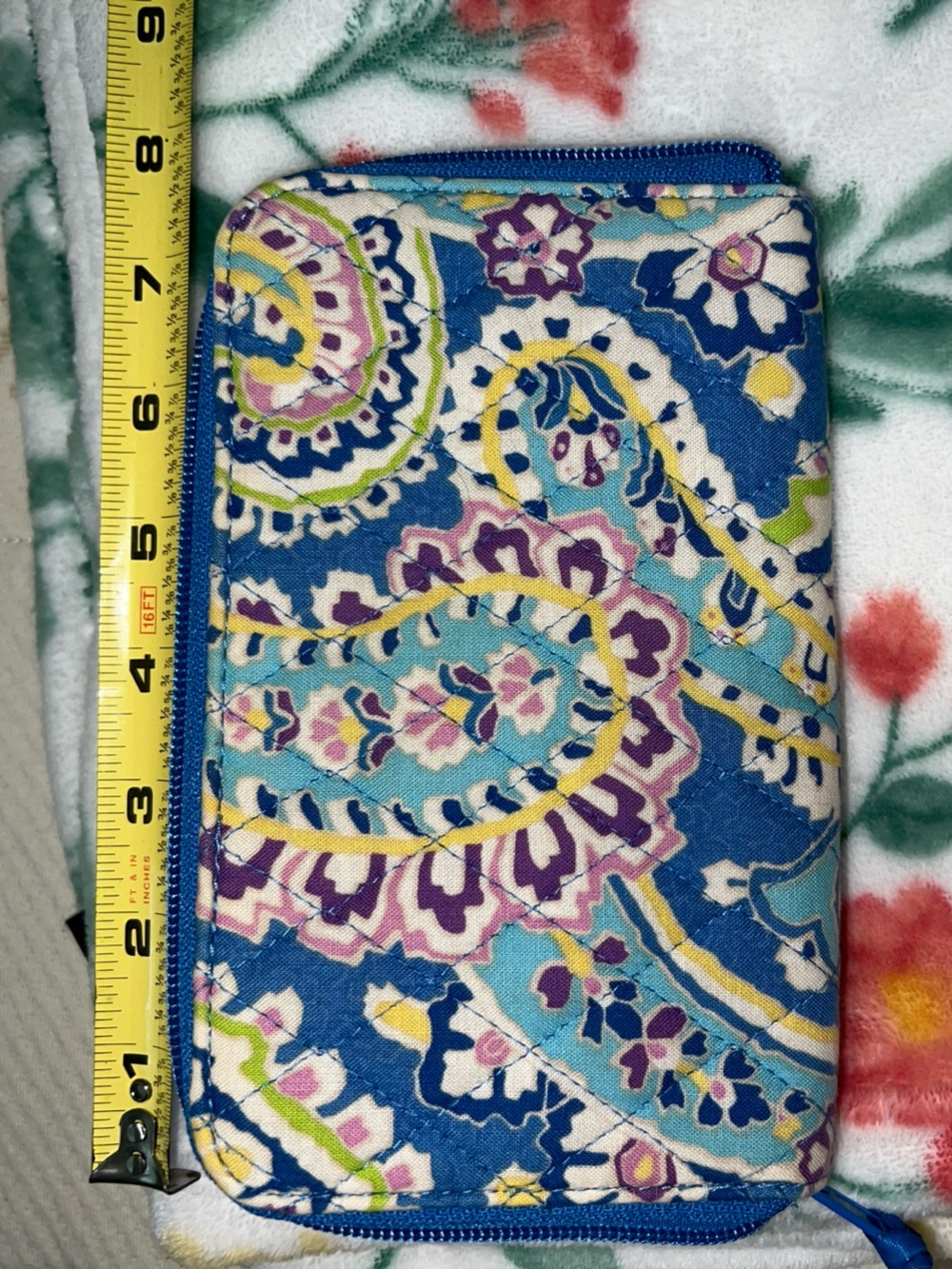 Vera Bradley blue Paisley Quilted Zipper around wallet - Picture 2 of 4